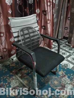 অফিস চেয়ার।